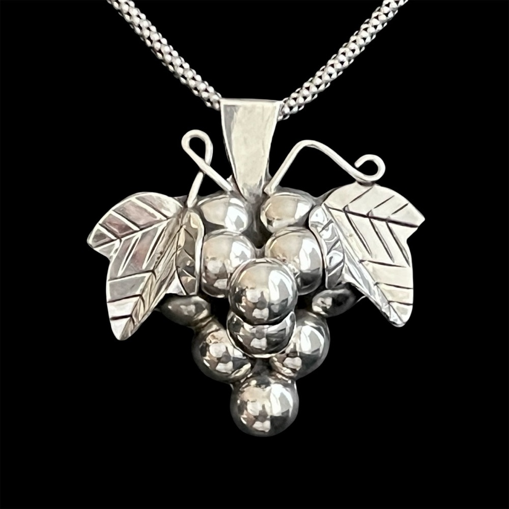 Vintage Taxco Mexico Large 925 Sterling silver heavy grapes bunch pendant